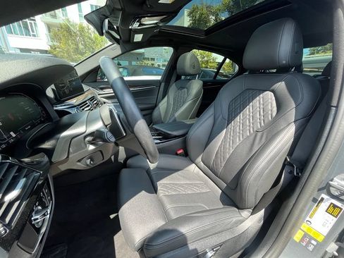 Used 2023 BMW 530e w/ Convenience Package RWD image 10
