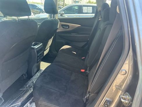 Used 2017 Nissan Murano SV w/ Visibility Package image 9