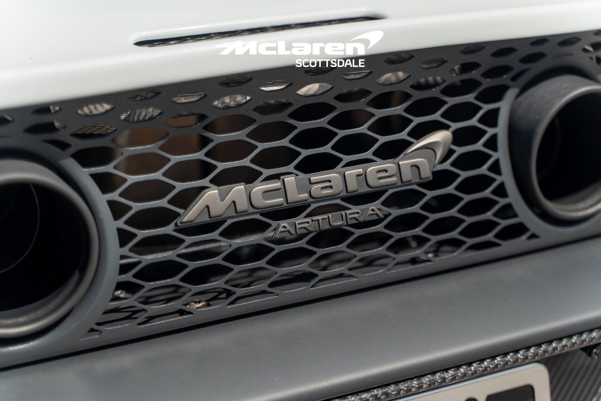 Used 2025 McLaren Artura Spider RWD image 29