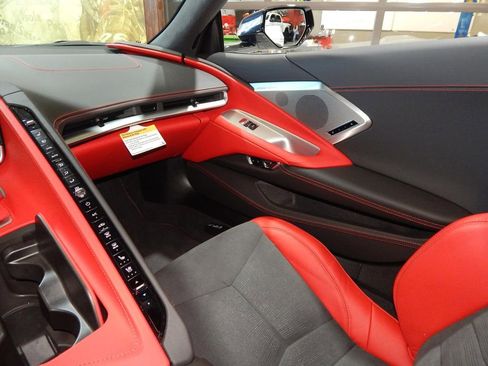 Used 2024 Chevrolet Corvette Stingray Premium Conv w/ Z51 Performance Package image 20