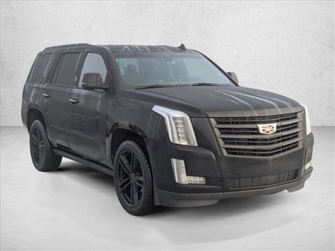 Used 2015 Cadillac Escalade Platinum image 3