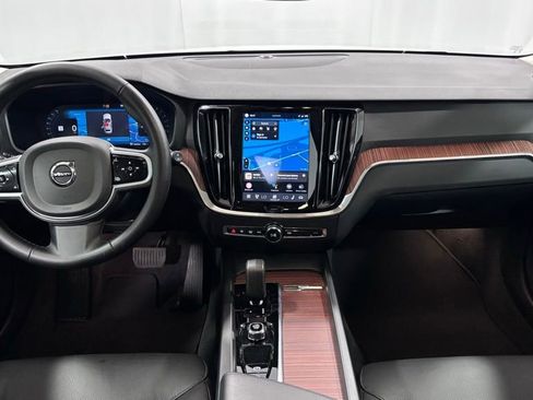 Certified 2025 Volvo V60 B5 Cross Country Plus AWD/4WD image 2