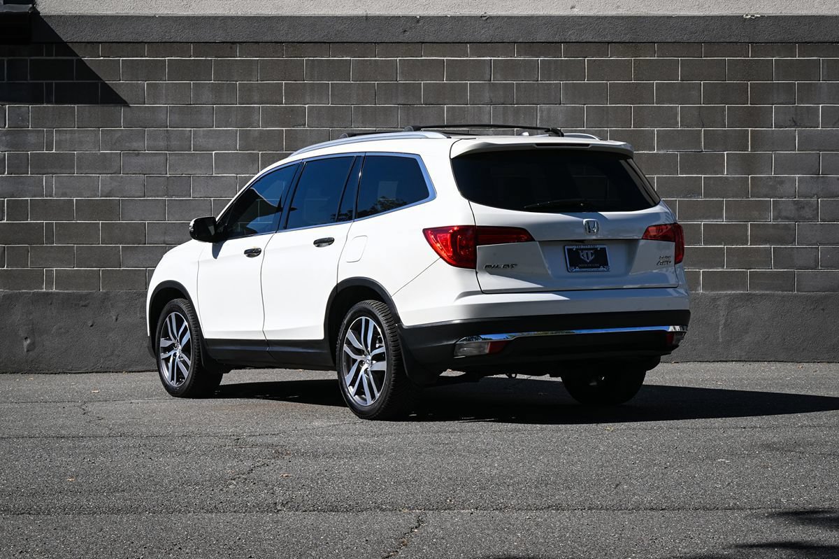 Used 2016 Honda Pilot Elite image 4