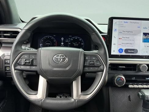 Used 2025 Toyota Tacoma TRD Sport AWD/4WD image 15