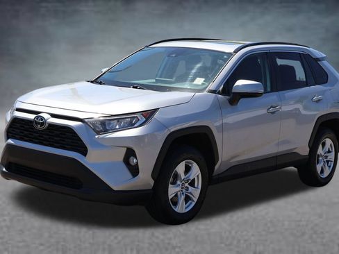 Used 2020 Toyota RAV4 XLE w/ Convenience Package FWD image 24