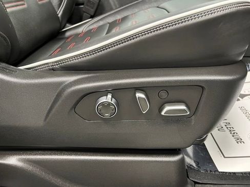 Used 2025 GMC Yukon AT4 Ultimate AWD/4WD image 61
