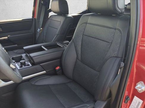 Used 2025 Toyota Tundra Limited AWD/4WD image 17