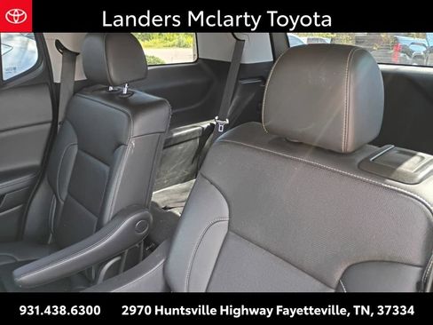 Used 2023 GMC Acadia SLT AWD/4WD image 10