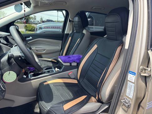 Used 2017 Ford Escape SE w/ Equipment Group 201A AWD/4WD image 4