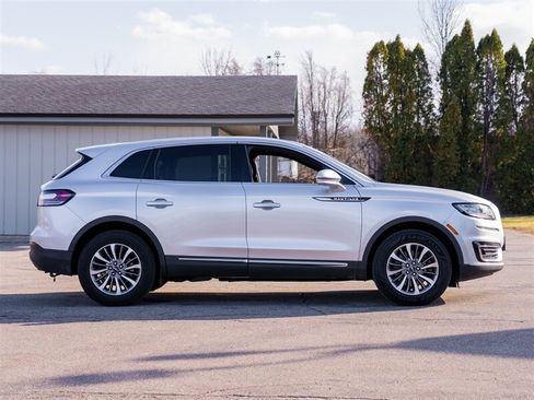 Used 2019 Lincoln Nautilus Select AWD/4WD image 4