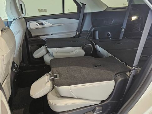 New 2025 Ford Explorer Active w/ Active Comfort Package image 30