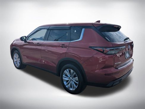 New 2026 Mitsubishi Outlander ES image 5