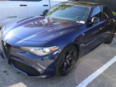Used 2019 Alfa Romeo Giulia Ti Sport w/ Quick Order Package 22U Sport RWD image 2