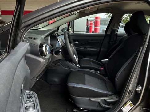 Used 2025 Nissan Versa SV FWD image 10