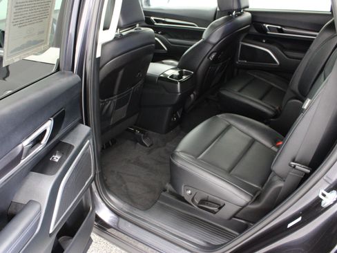Used 2025 Kia Telluride S FWD image 30