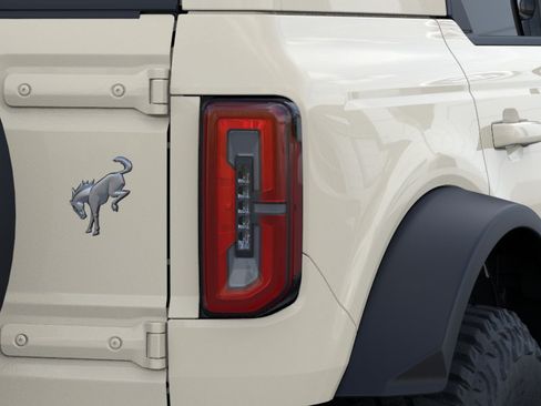 New 2026 Ford Bronco Outer Banks w/ Sasquatch Package AWD/4WD image 23