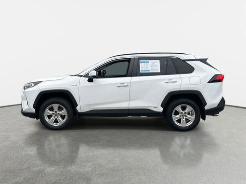Used 2021 Toyota RAV4 XLE image 8