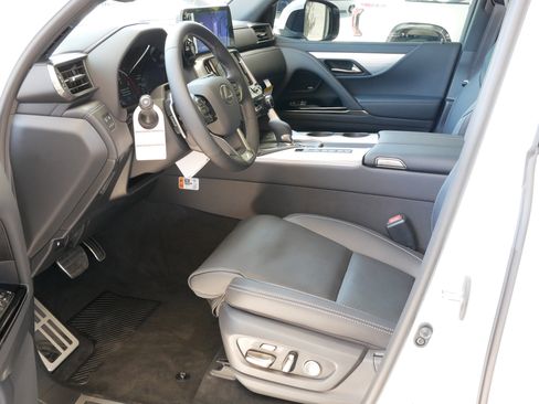 New 2025 Lexus LX 700h F Sport image 4