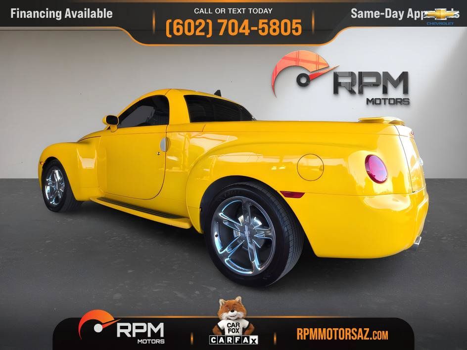 Used 2004 Chevrolet SSR w/ Preferred Equipment Group RWD image 4