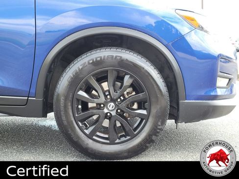 Used 2018 Nissan Rogue SV AWD/4WD image 11