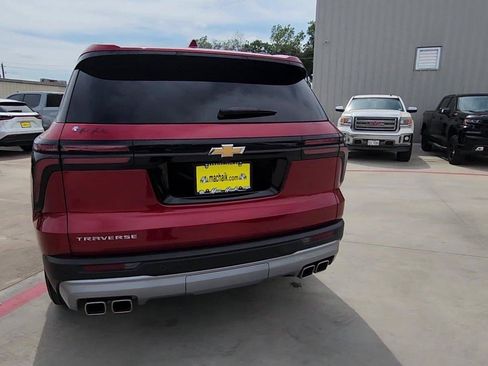 Certified 2025 Chevrolet Traverse LT w/ Driver Confidence Package FWD image 7