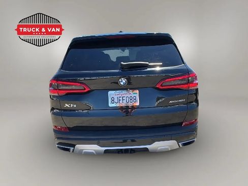 Used 2019 BMW X5 xDrive40i w/ Premium Package 2 AWD/4WD image 4