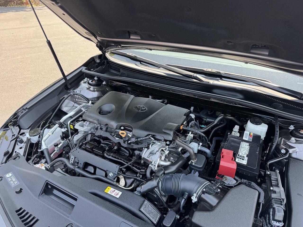 Used 2020 Toyota Camry LE w/ Convenience Package FWD image 18