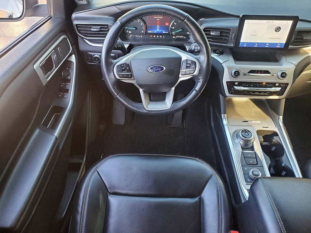 Used 2021 Ford Explorer XLT w/ Equipment Group 202A AWD/4WD image 9