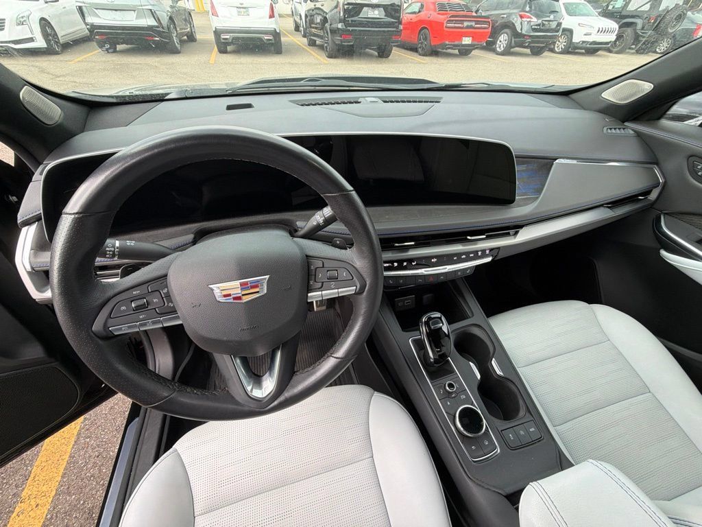 Used 2024 Cadillac XT4 Sport AWD/4WD image 10