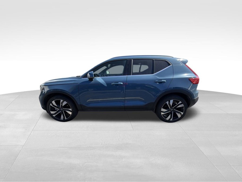 Used 2024 Volvo XC40 B5 Core AWD/4WD image 7