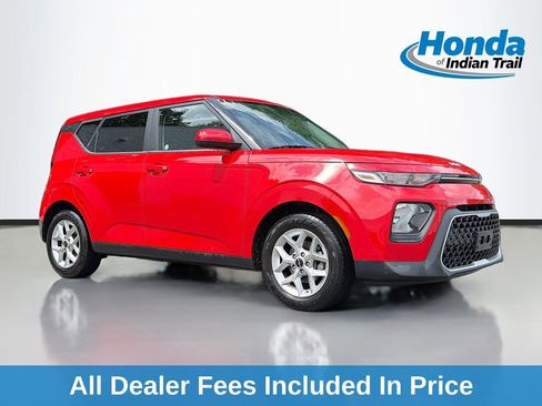 Used 2022 Kia Soul LX w/ Technology Package FWD image 1