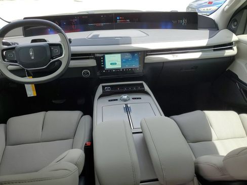 New 2026 Lincoln Navigator Premiere AWD/4WD image 15