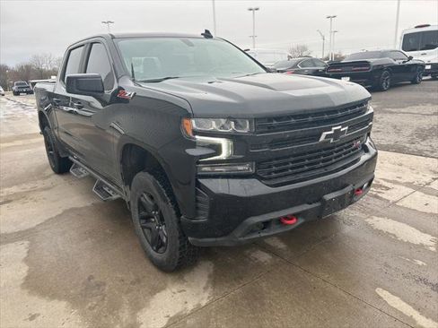 Used 2021 Chevrolet Silverado 1500 LT Trail Boss w/ Convenience Package II image 3