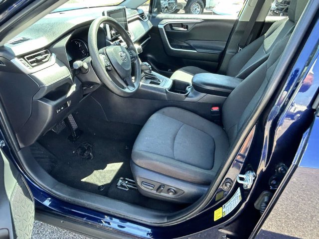 Used 2025 Toyota RAV4 XLE FWD image 27