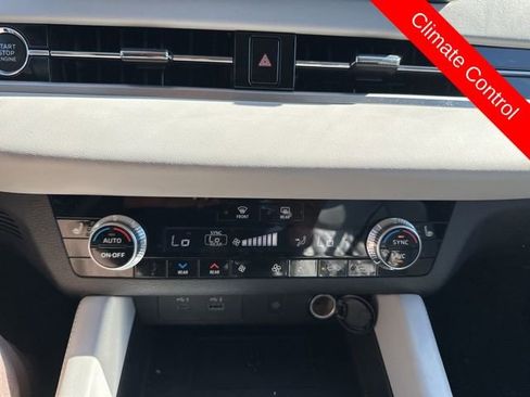 Used 2022 Mitsubishi Outlander SEL image 10