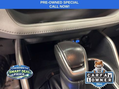 Used 2022 Toyota Highlander LE AWD/4WD image 13