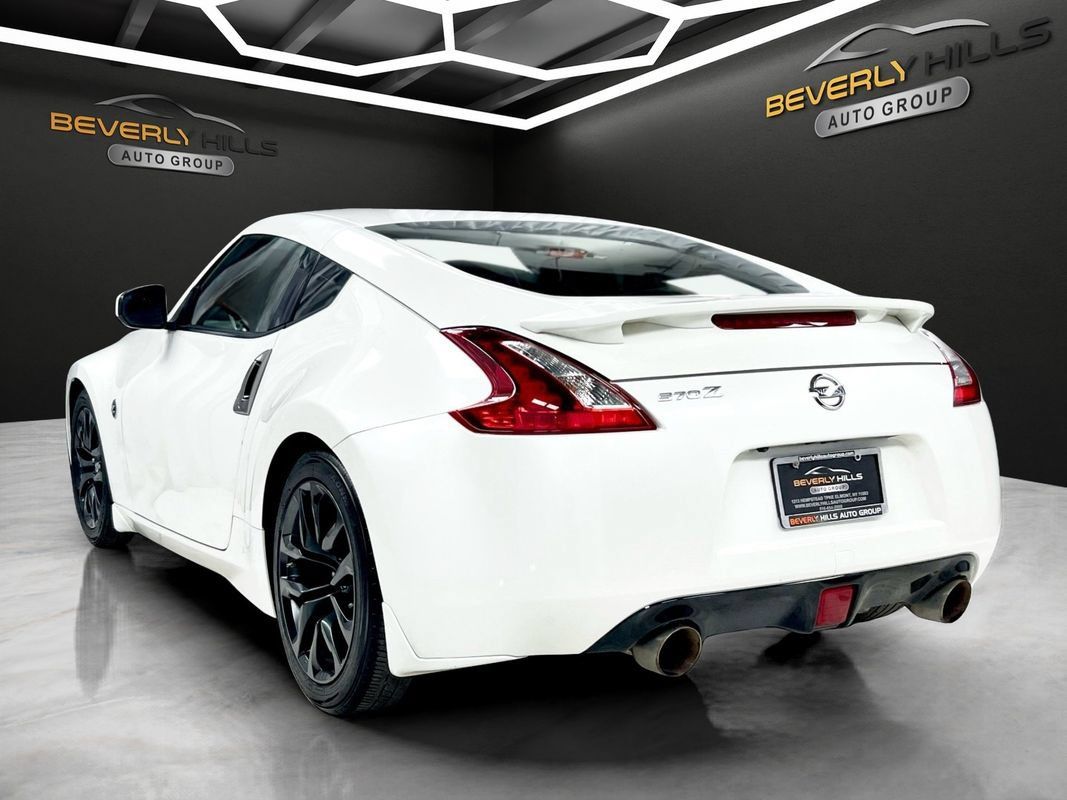 Used 2020 Nissan 370Z Coupe RWD image 3