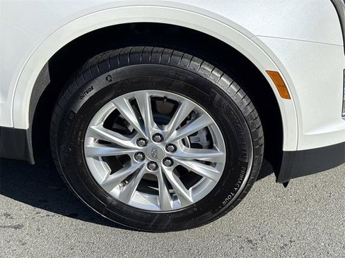 New 2025 Cadillac XT5 Luxury image 7