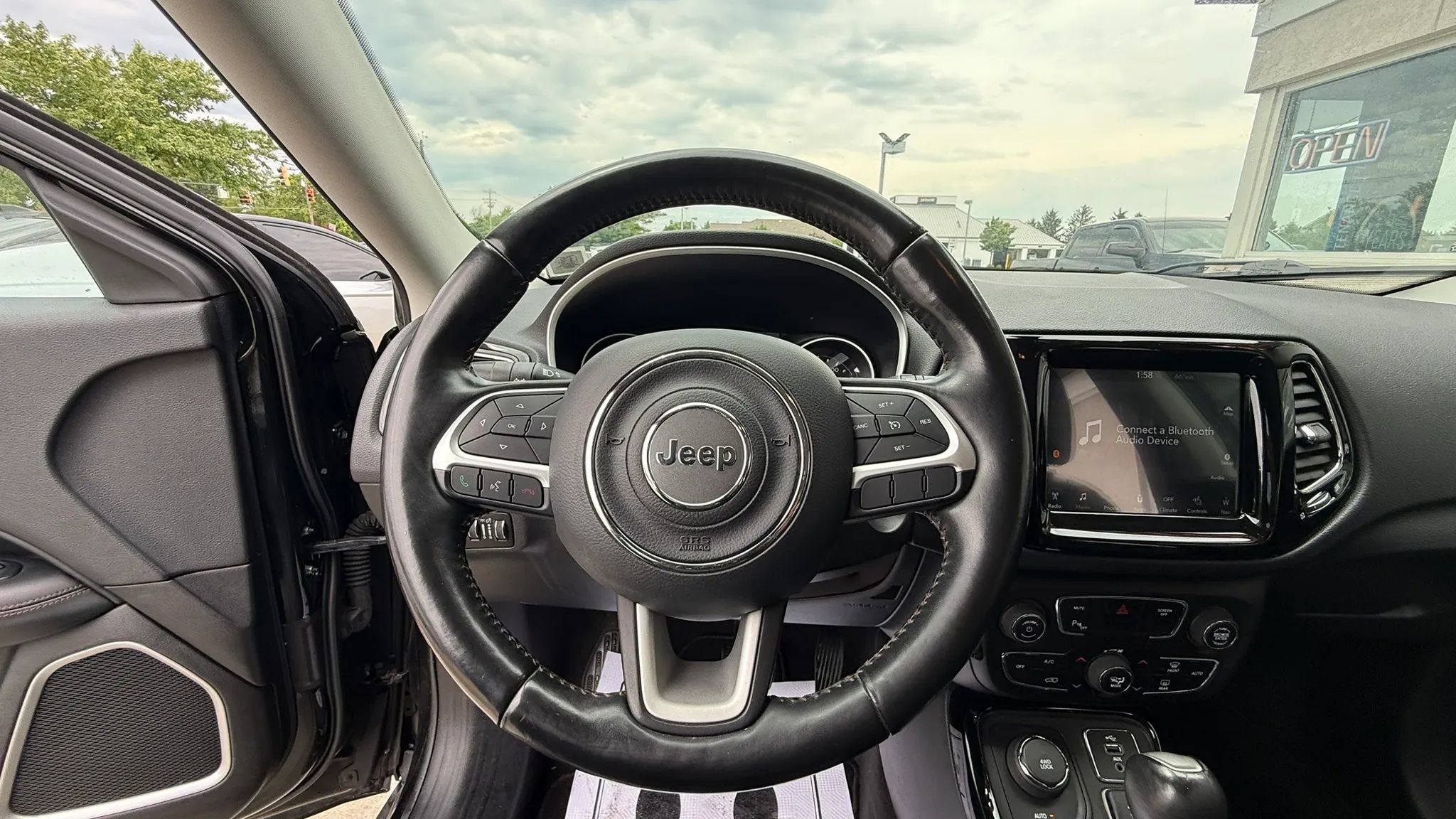 Used 2018 Jeep Compass Limited w/ Navigation Group AWD/4WD image 15