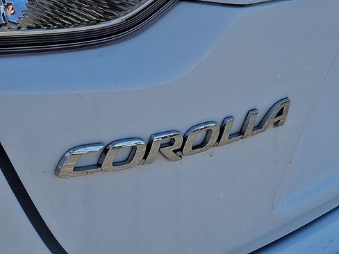 Used 2024 Toyota Corolla LE w/ LE Convenience Package FWD image 30