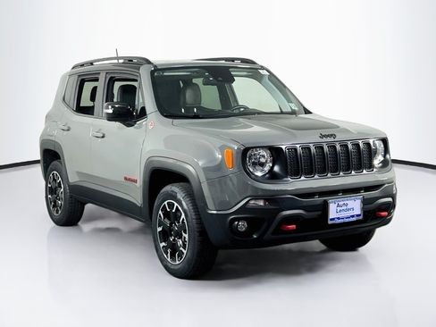Used 2023 Jeep Renegade Trailhawk w/ Sun/Sound Group AWD/4WD image 3