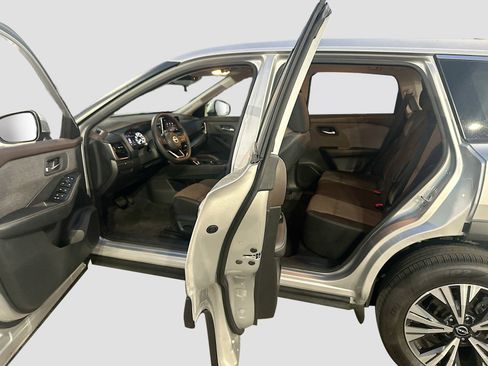 Used 2022 Nissan Rogue SV AWD/4WD image 22