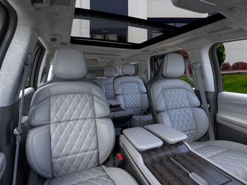 New 2025 Lincoln Navigator L Black Label image 49