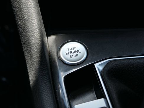 Used 2024 Volkswagen Tiguan SE FWD image 21
