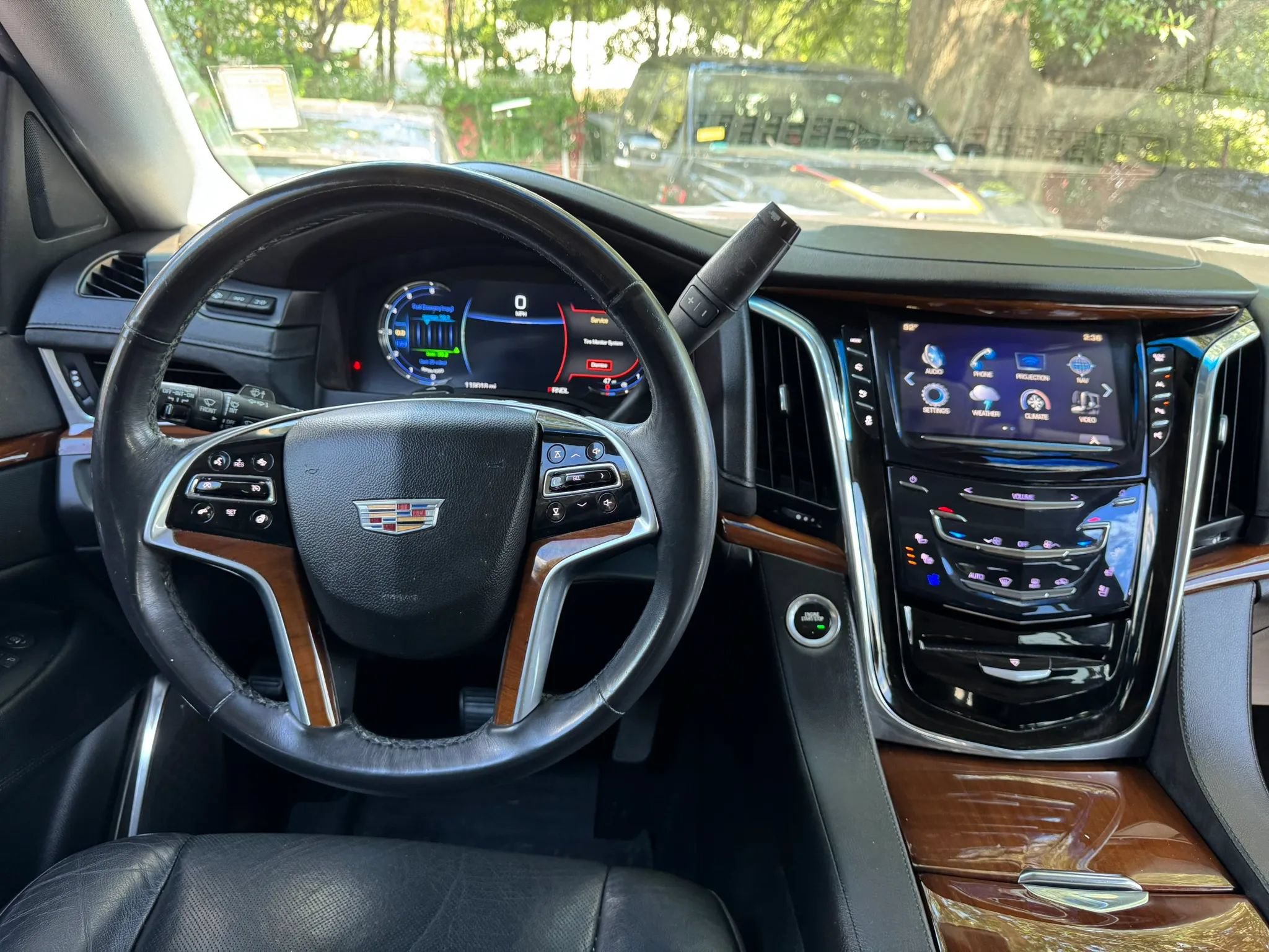 Used 2017 Cadillac Escalade Luxury AWD/4WD image 15