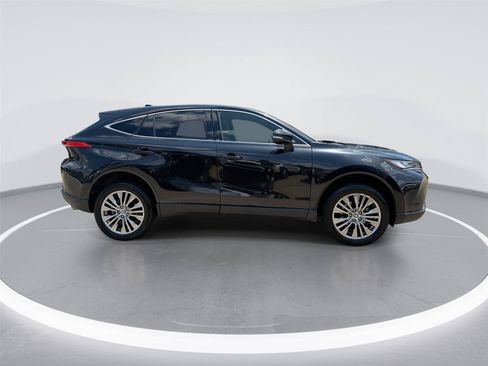 Used 2022 Toyota Venza Limited AWD/4WD image 9