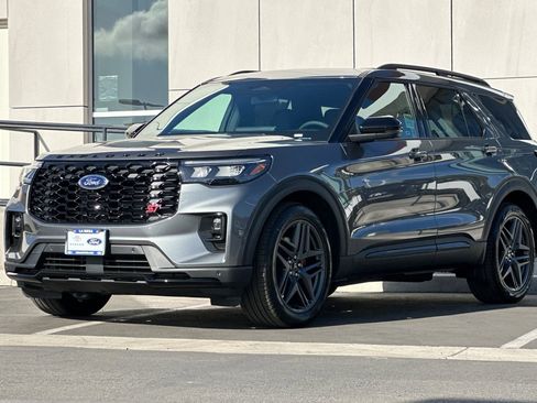 New 2026 Ford Explorer ST w/ Sun And Sound Package image 7