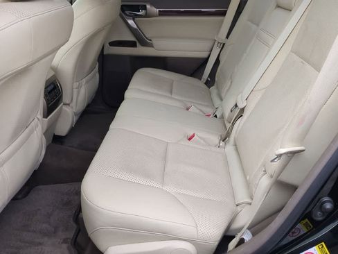 Used 2011 Lexus GX 460 w/ Comfort Plus Pkg image 19