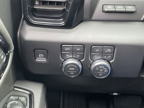 New 2026 GMC Sierra 1500 AT4 w/ AT4 Premium Package image 18