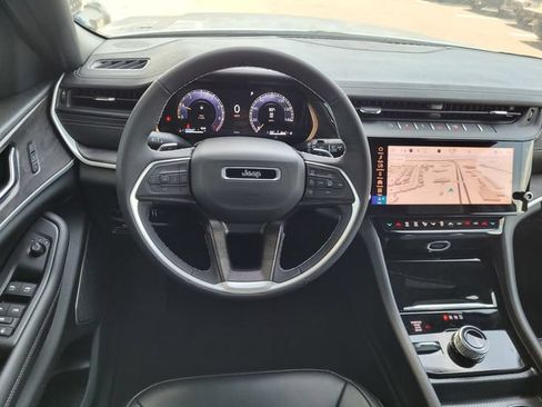 New 2026 Jeep Grand Cherokee L Limited w/ Limited Altitude Package AWD/4WD image 9